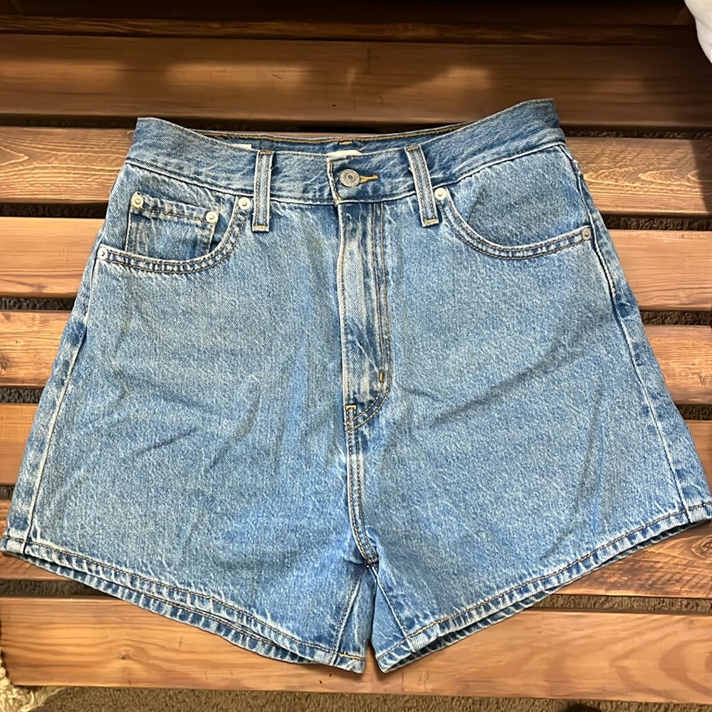 Levi’s denim shorts